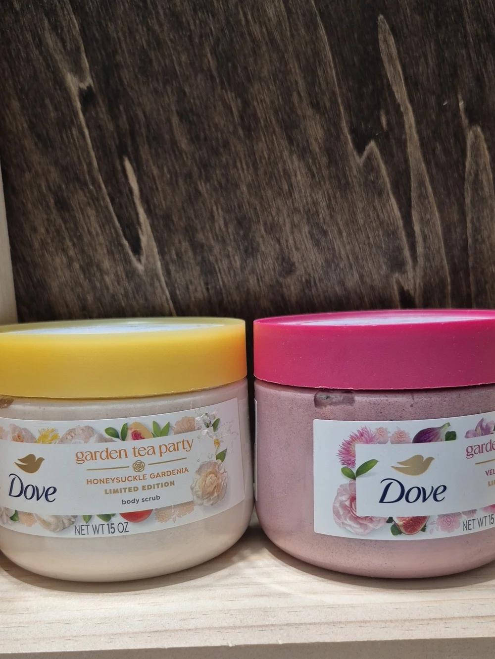 Dove Garden Tea Party Body Scrub - Honeysuckle Gardenia (Yellow)